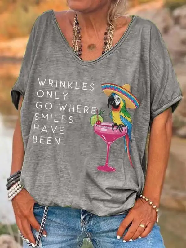 V-Neck Retro Wrinkles Only Go Where Smiles Have Been Print T-Shirt