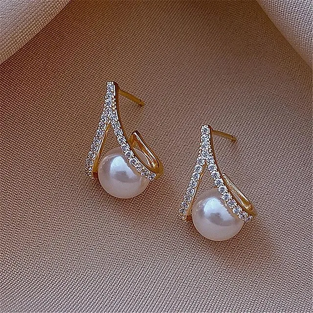 Women's Pearl Stud Earrings Fine Jewelry Classic Precious Stylish Romantic Earrings Jewelry Silver For Gift Festival 1 Pair