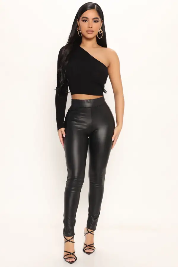 Your Heart Is Calling One Shoulder Top - Black