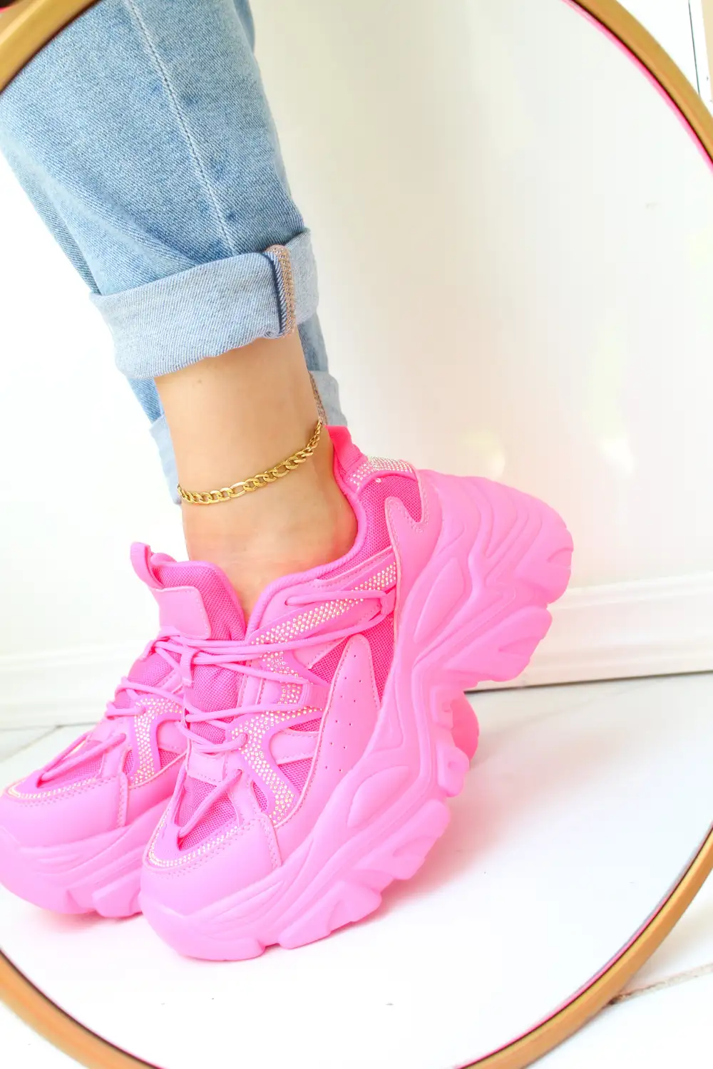 NIKKI | HOT PINK