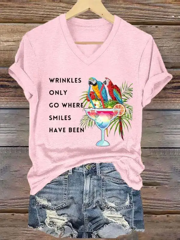 V-Neck Retro Wrinkles Only Go Where Smiles Have Been Print T-Shirt