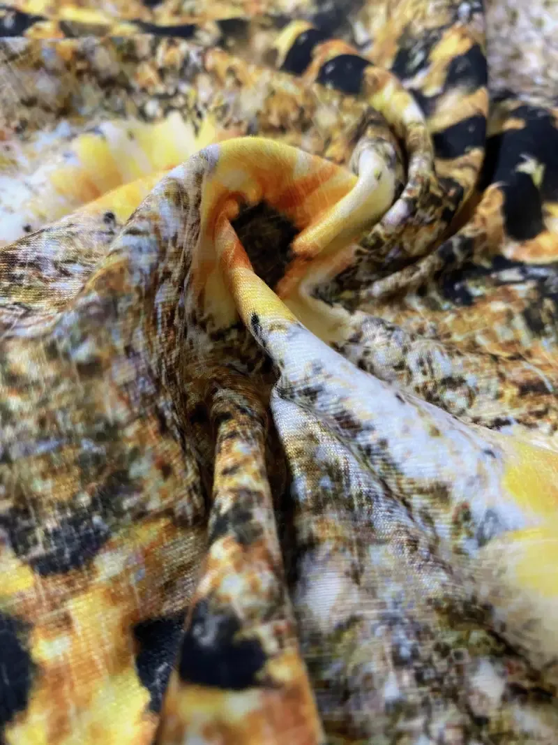 Chic Sunflower Print Sleeveless Romper for Women - Casual Polyester & Spandex Blend, Machine Washable, Adjustable Straps, Knee-Length Jumpsuit with Pockets