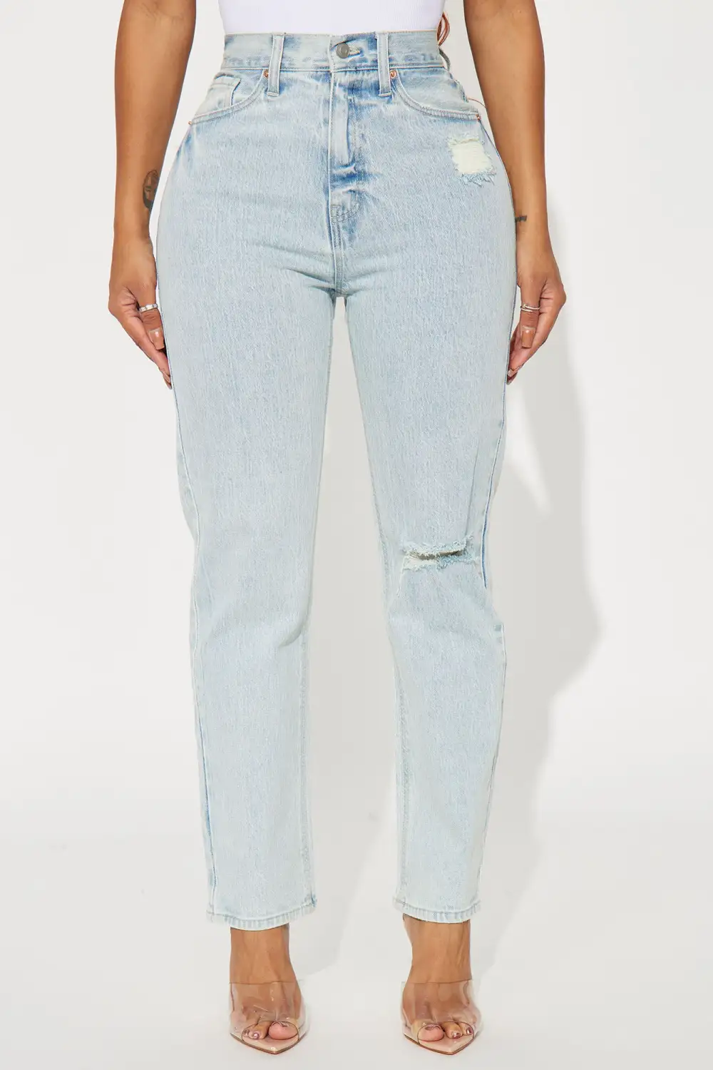 Skipped A Beat Cropped Straight Leg Jeans - Light Wash
