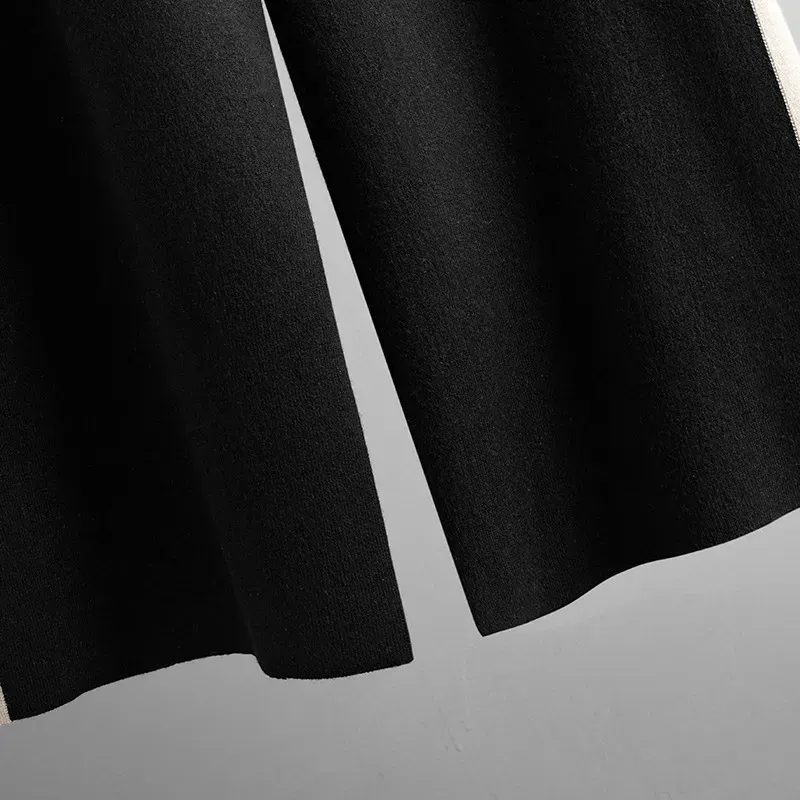 Half-turtleneck sweater and cropped pants two-piece set