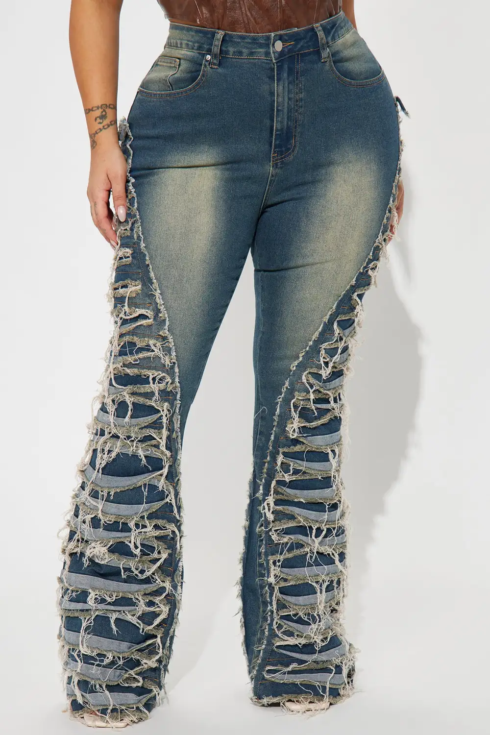 Feeling Brand New Tinted Flare Jeans - Medium Wash