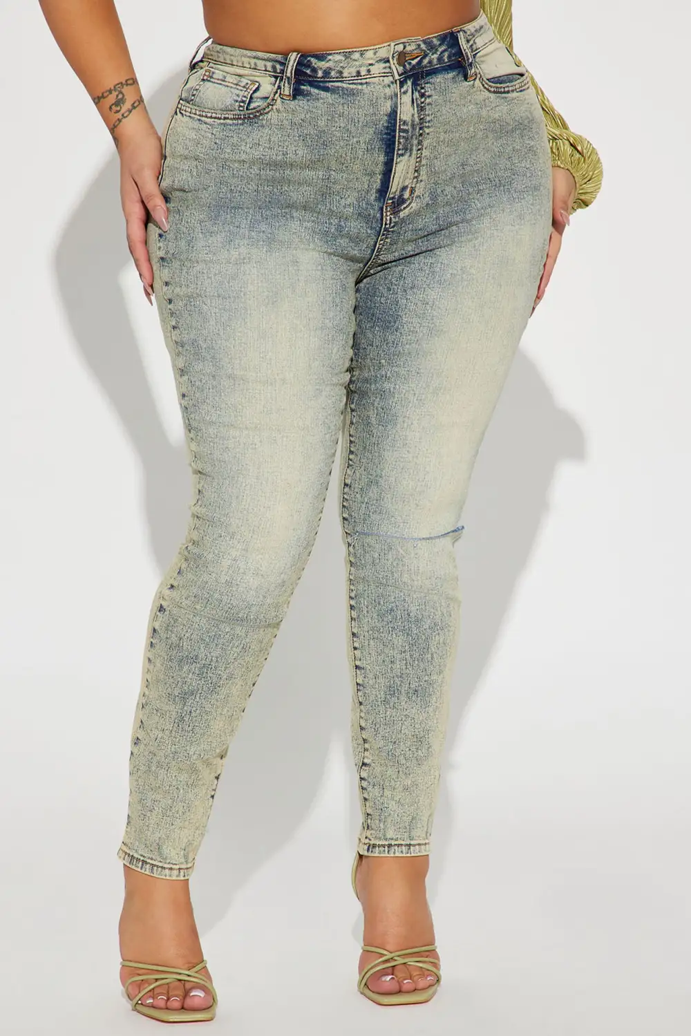Don't Rush Tinted Stretch Skinny Jeans - Light Wash