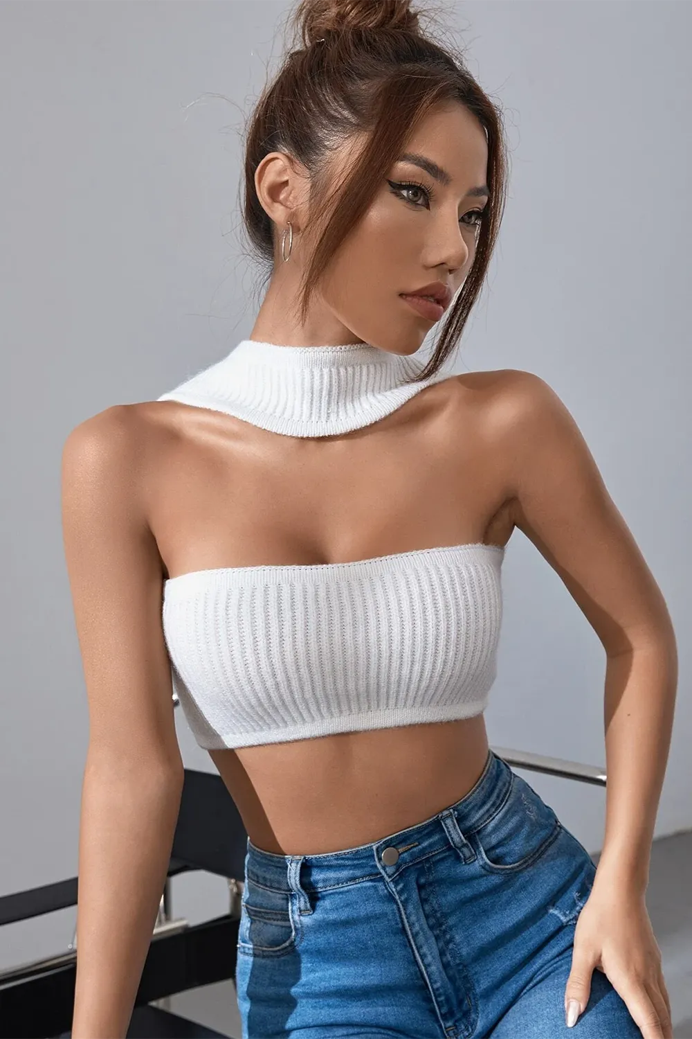 Halterneck cropped knitted top