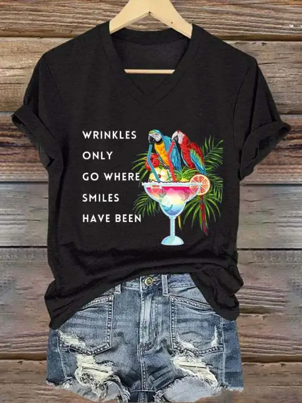 V-Neck Retro Wrinkles Only Go Where Smiles Have Been Print T-Shirt