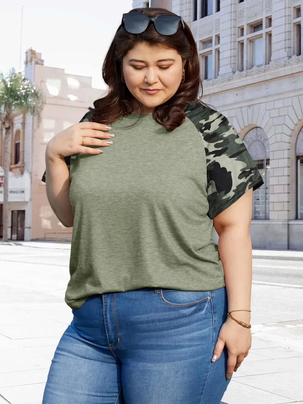 HDLTE Womens Plus Size Tops Floral Bell Sleeves Blouses Summer Crewneck Tunic Loose Casual T Shirts