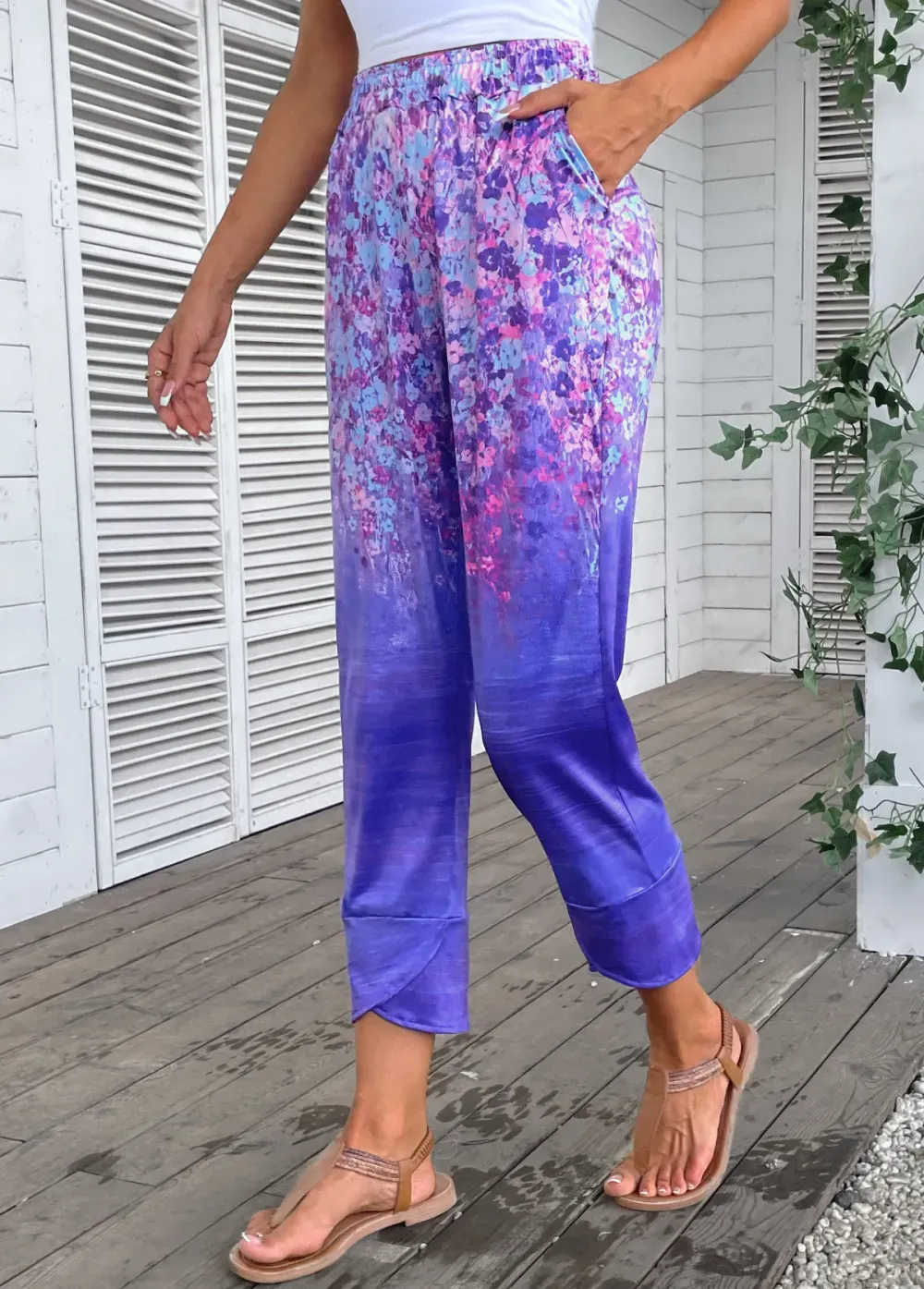 Multi Color Pocket Ditsy Floral Print Jogger Pants
