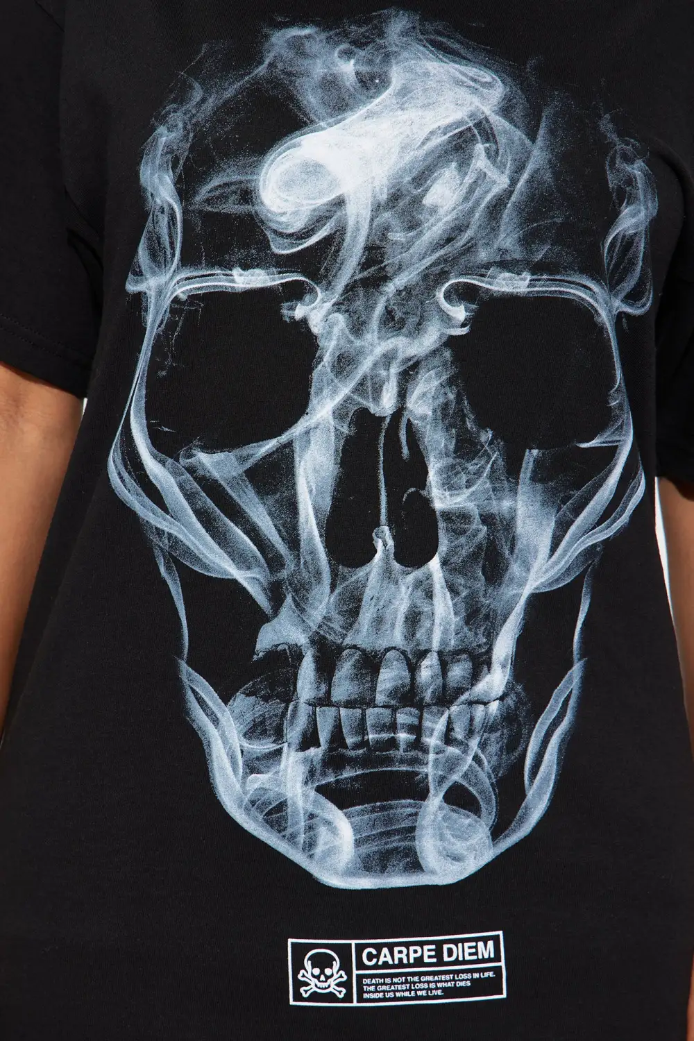 Carpe Diem Skull Tshirt - Black