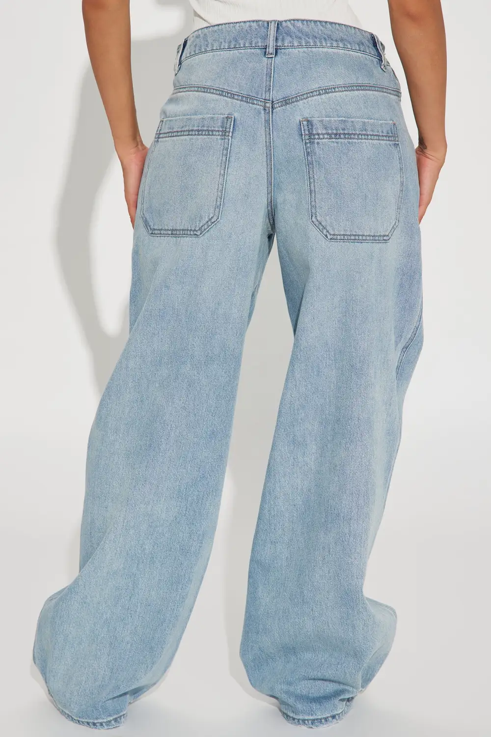 Juliette Ripped Loose Straight Leg Jeans - Light Wash