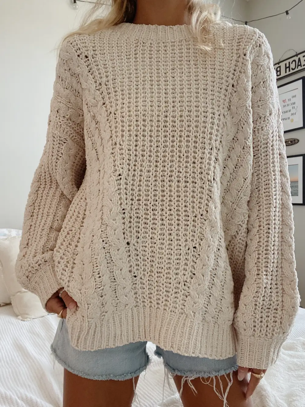 LIGHT BEIGE CLASSIC SWEATER